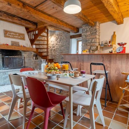 Maison De Village Au Coeur Des Remparts Sainte-Eulalie-de-Cernon Екстериор снимка